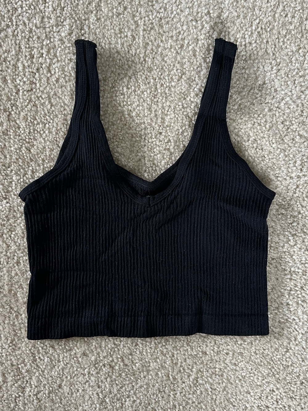 Urban Outfitters Out From Under Drew Seamless Ribbed Cropped Tank Top (S)